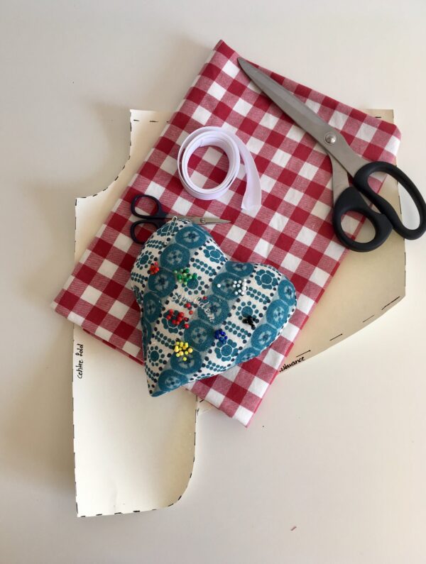 Pattern for long sleeve bib - 2 sizes